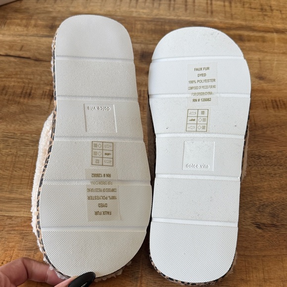 Dolce Vita Mochi Natural Plush Cream Sherpa Slide Sandals slides